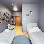 Very Bad Hootel