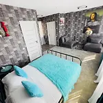 Hotel Very Bad Hootel