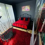 Hotel Very Bad Hootel 3*