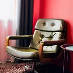 Very Bad Hootel