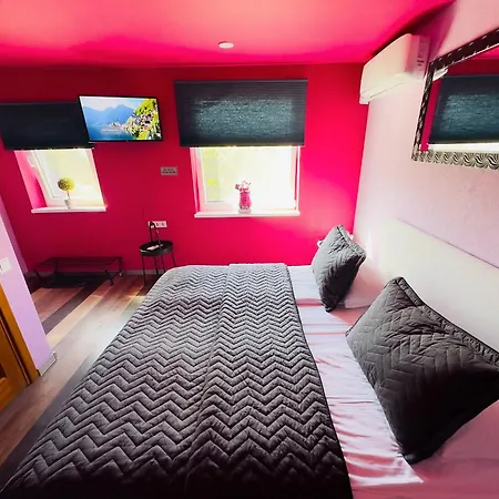 Very Bad Hootel Hotel