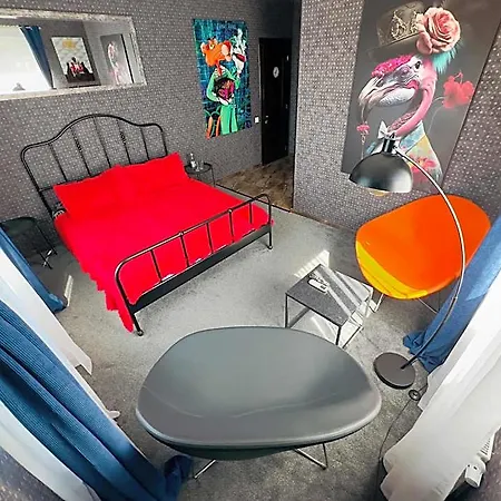 Ξενοδοχείο Very Bad Hootel 3*
