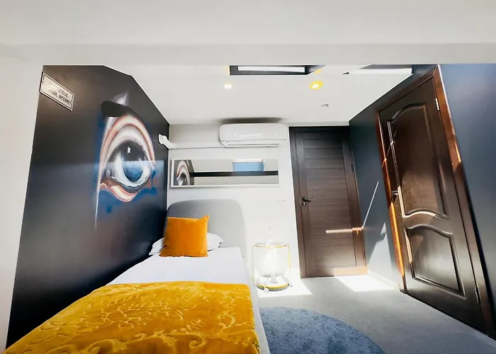 Hotel Very Bad Hootel 3*