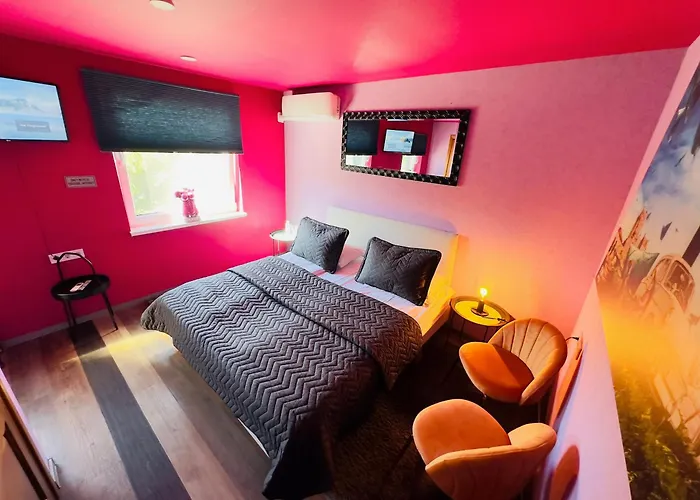 Very Bad Hootel 考纳斯