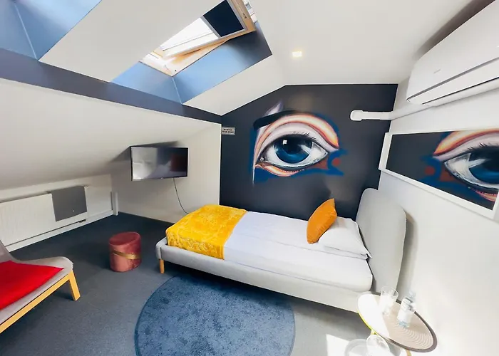 Very Bad Hootel 考纳斯